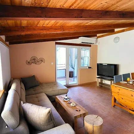 Live & Work Dalmatian Way At Chic Lajka Duplex