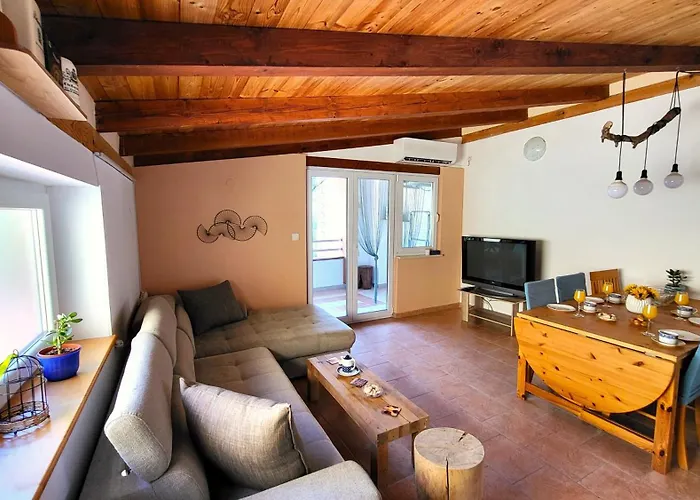 Live & Work Dalmatian Way At Chic Lajka Duplex